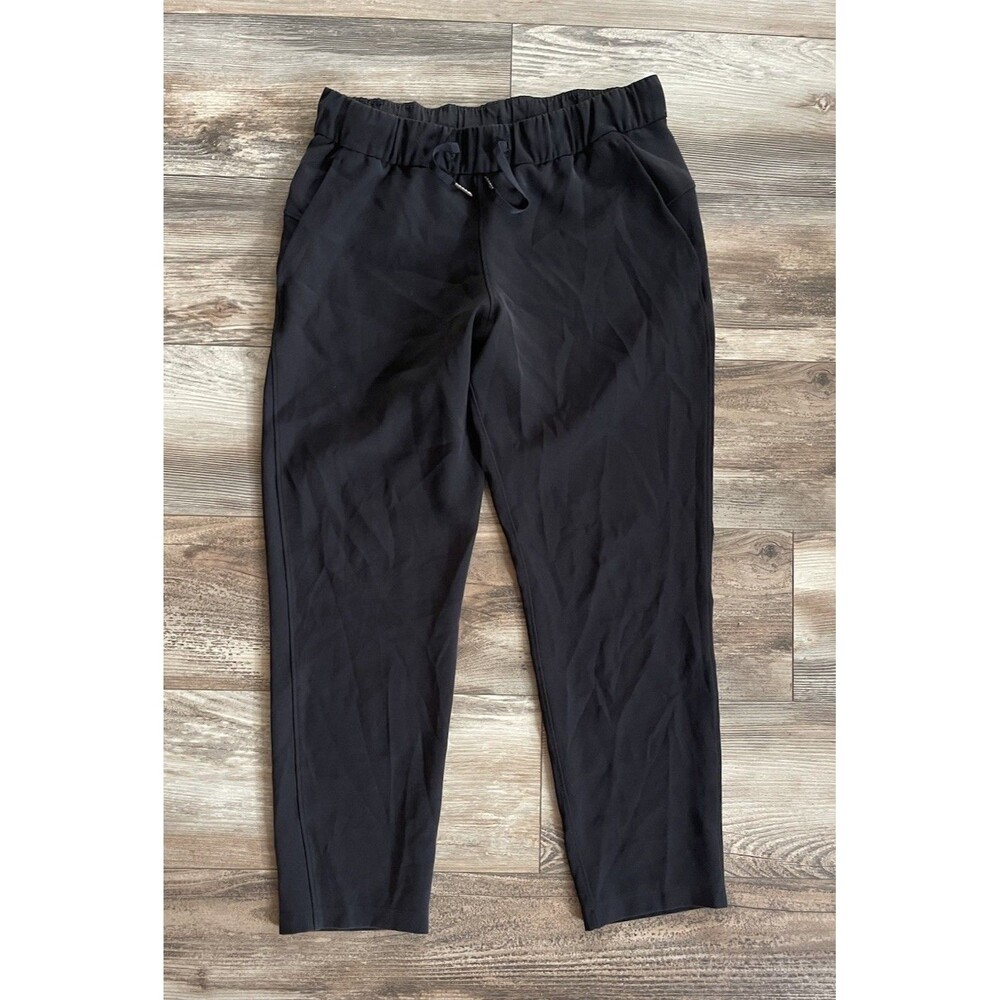 Lululemon Womens Size 8 Dance Studio Crop Capri Black on Black Drawstring
